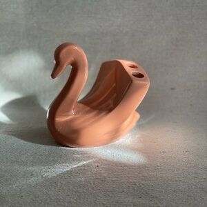 Elegant Swan Shaped Holder